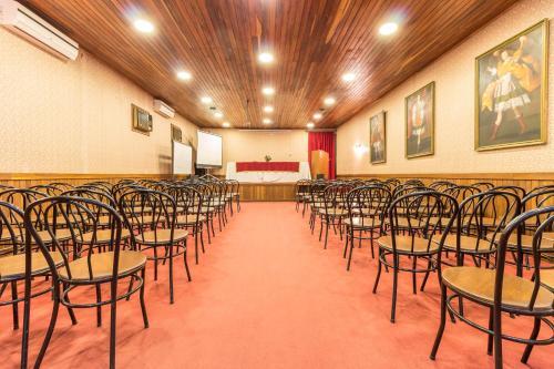 Foto de los servicios de Capital Plaza Hotel