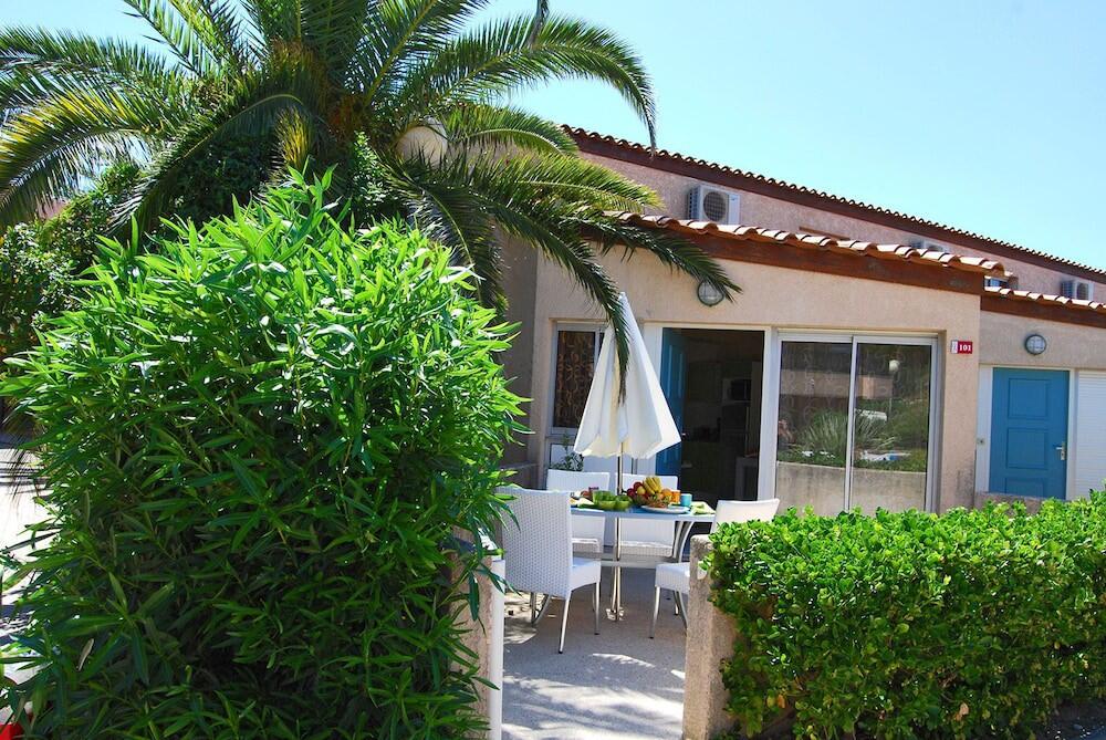 Foto del exterior de Lagrange Grand Bleu Vacances – Résidence Les Jardins de Neptune