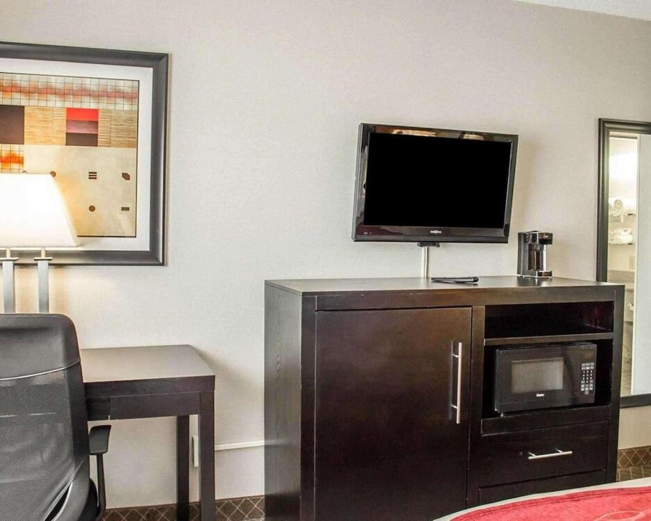 Foto de una habitación de Hotel Norwood Inn &amp;amp; Suites Columbus