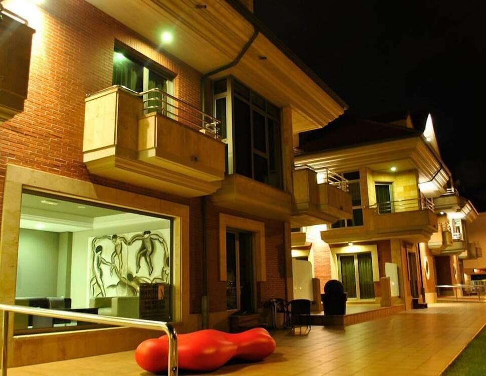 Foto del exterior de Hotel Marítimo Ris