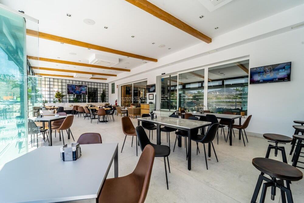 Foto de restauración de Hotel-Restaurante Jardines La Tejera