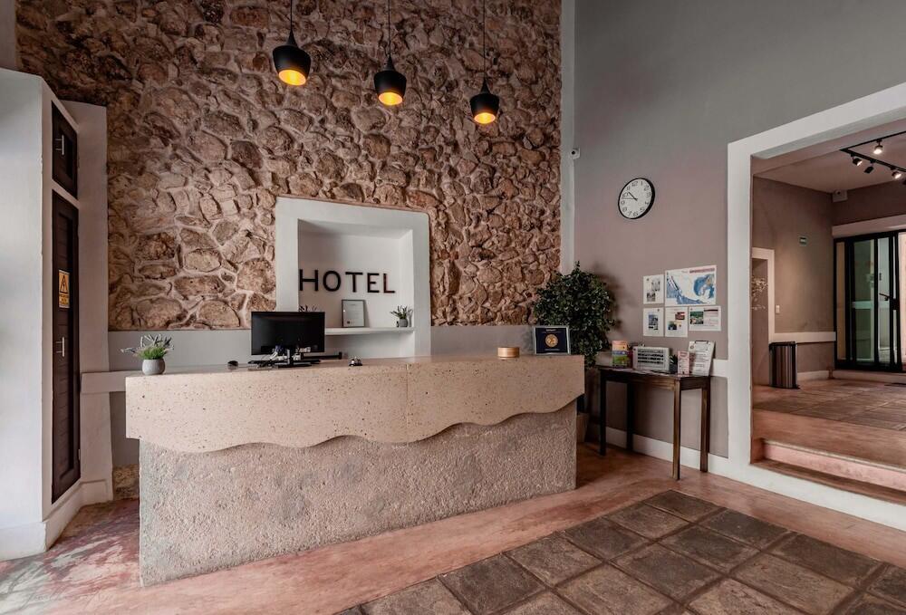 Foto de las zonas nobles de Hotel Colonial Zaci by GuruHotel