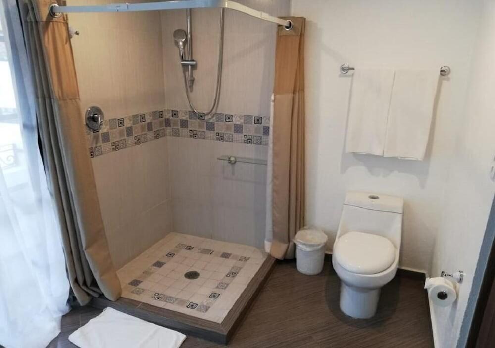 Bathroom – Hotel Las Puertas de Tepoztlan