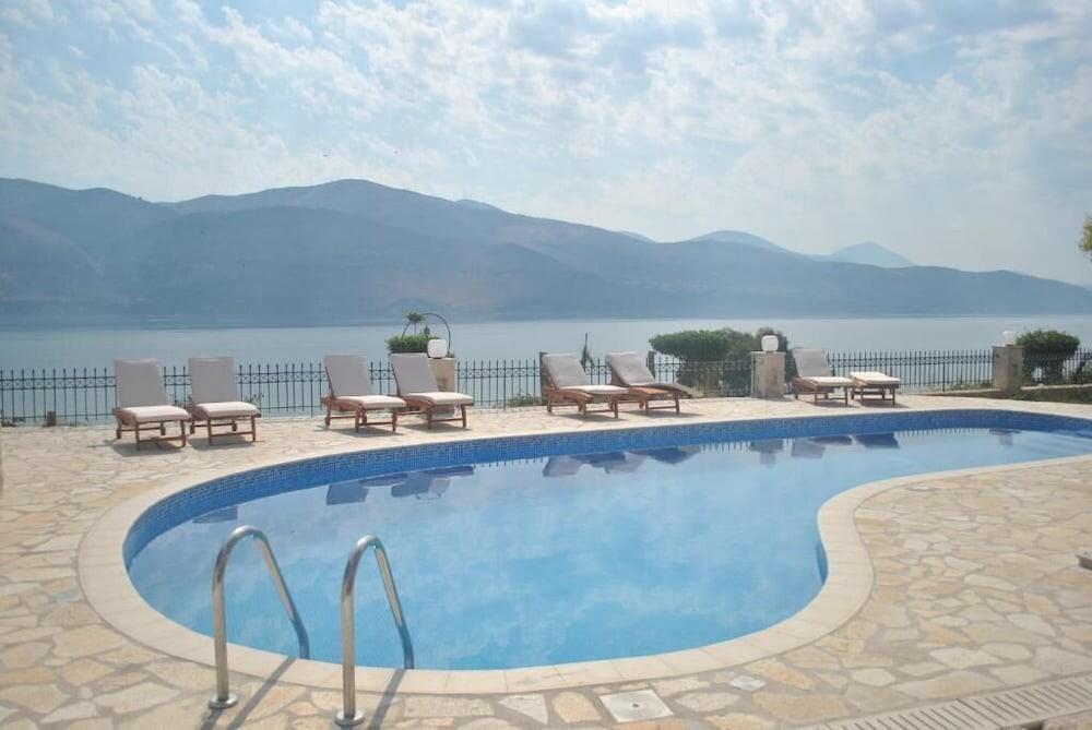 Foto de los servicios de Lazaratos Hotel