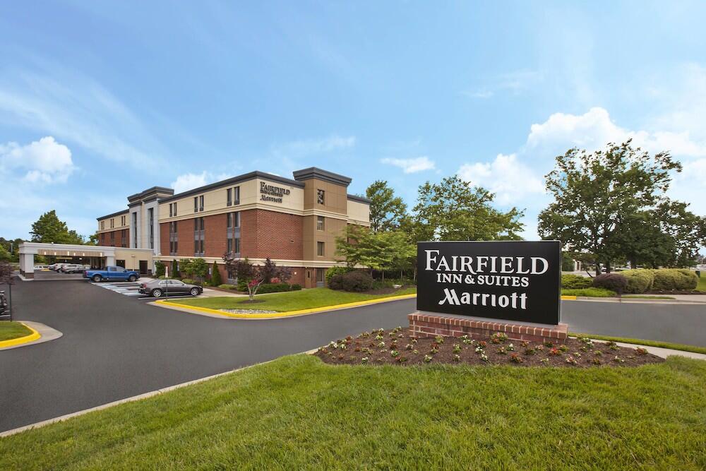 Foto del exterior de Hotel Fairfield by Marriott Inn &amp;amp; Suites Herndon Reston