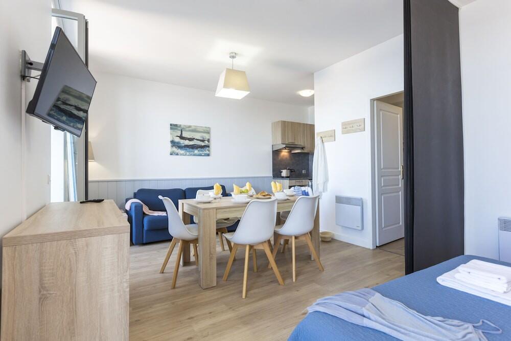 Foto de una habitación de Résidence Odalys Valentin plage