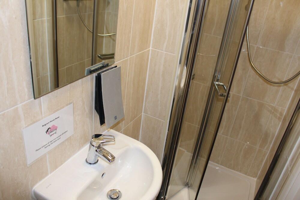 Foto del baño de Belgrave House Hotel