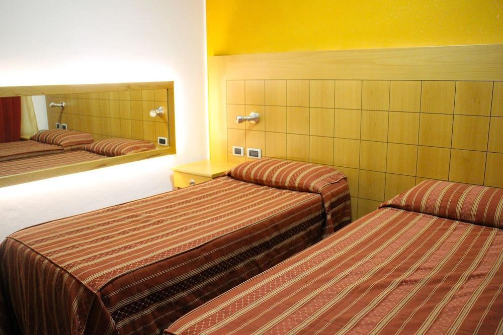 Foto de una habitación de Orange Motel