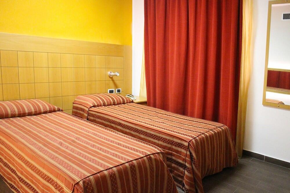Foto de una habitación de Orange Motel