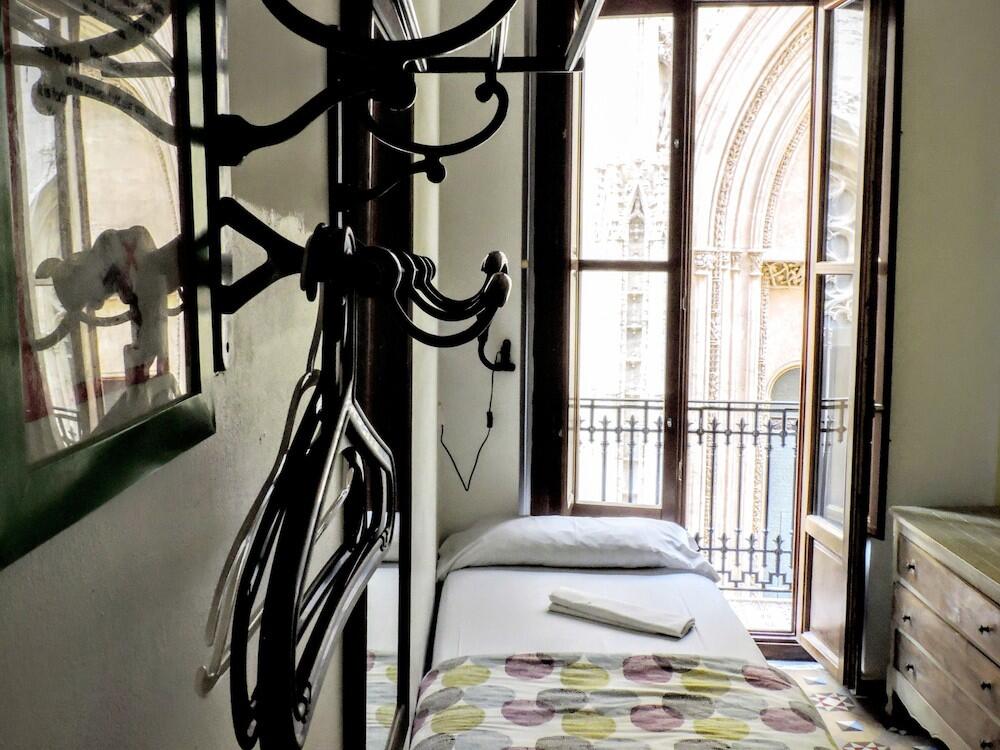 Foto del entorno de Home Youth Hostel by Feetup Hostels