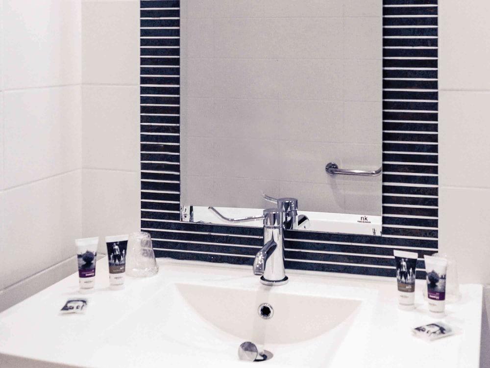 Foto del baño de Mercure Cabourg Hôtel &amp;amp; Spa