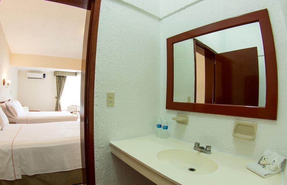 Photo – Hotel Estancia Business Class