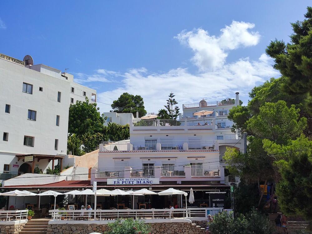 Foto del exterior de Flats Friends Apartamentos Es Puet Blanc