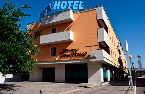 Foto del exterior de Hotel Aeropuerto Ifema Madrid Torre Hogar Premium