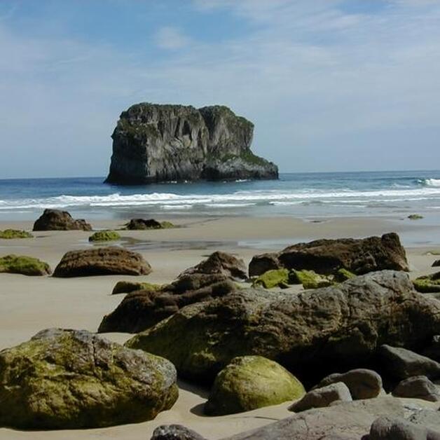 Foto de Playa de la Ballota, belleza impresionante cerca de Llanes